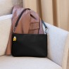 Bolso negro con correa y mini dibujo Lonchi